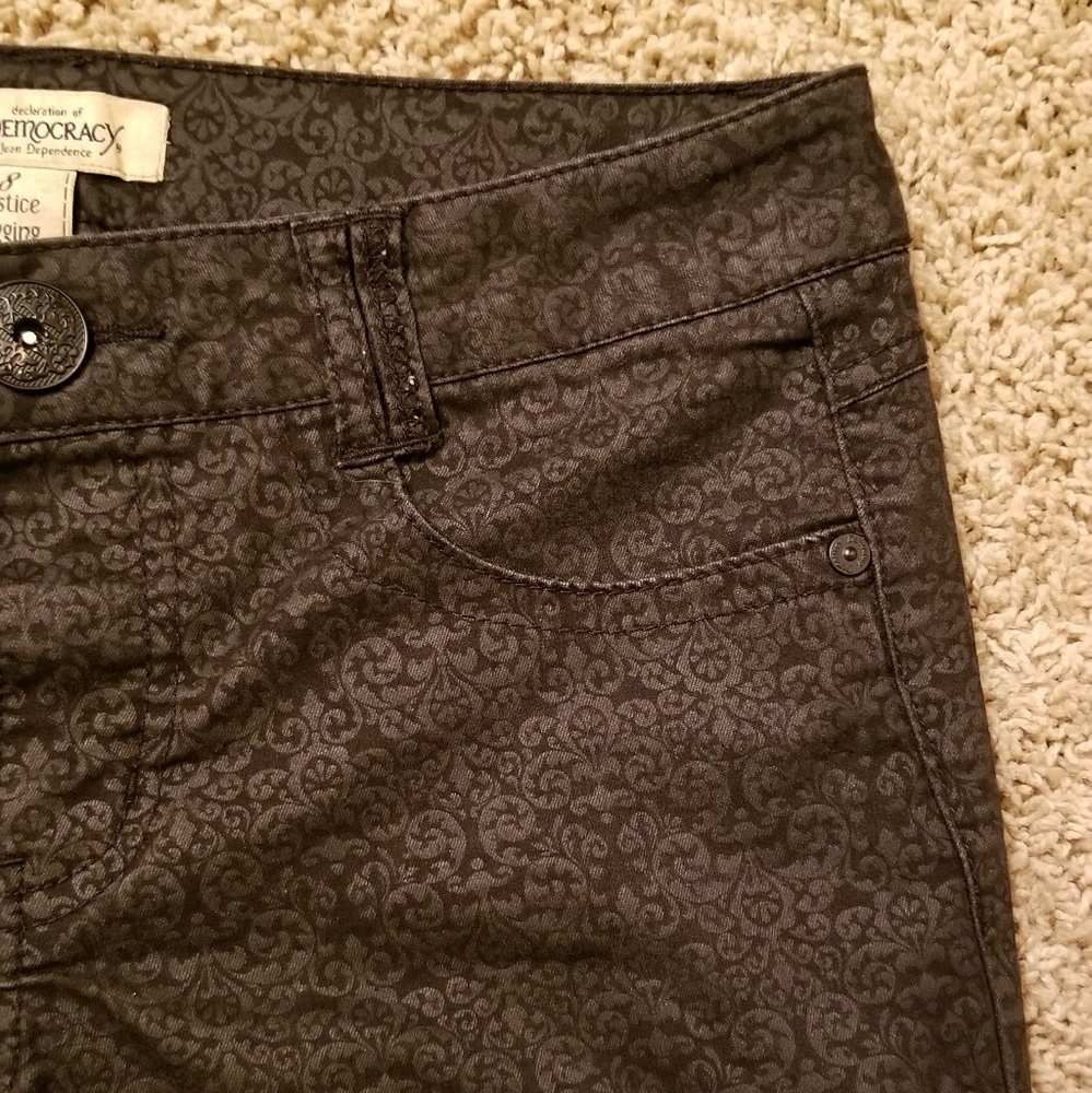 Black pattern pants - Picture 2 of 3